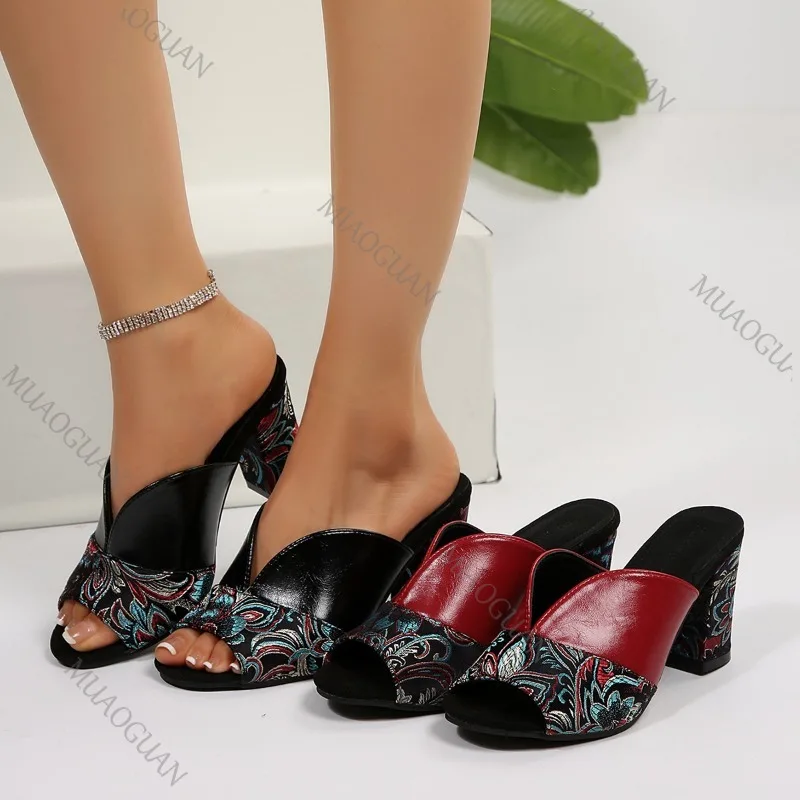 

Новые летние женские тапочки с вышивкой, босоножки на массивном высоком каблуке, летние шлепанцы на каблуке с открытым носком в римском стиле, женская обувь