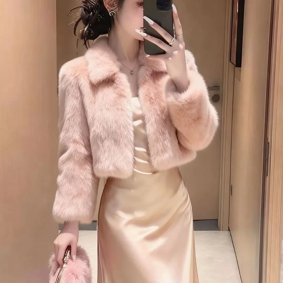 

Осенне-зимнее пальто из искусственного меха с воротником и юбкой на бретелях. Женская верхняя одежда Ele Ladylike Faion. Новинка 2023 года.