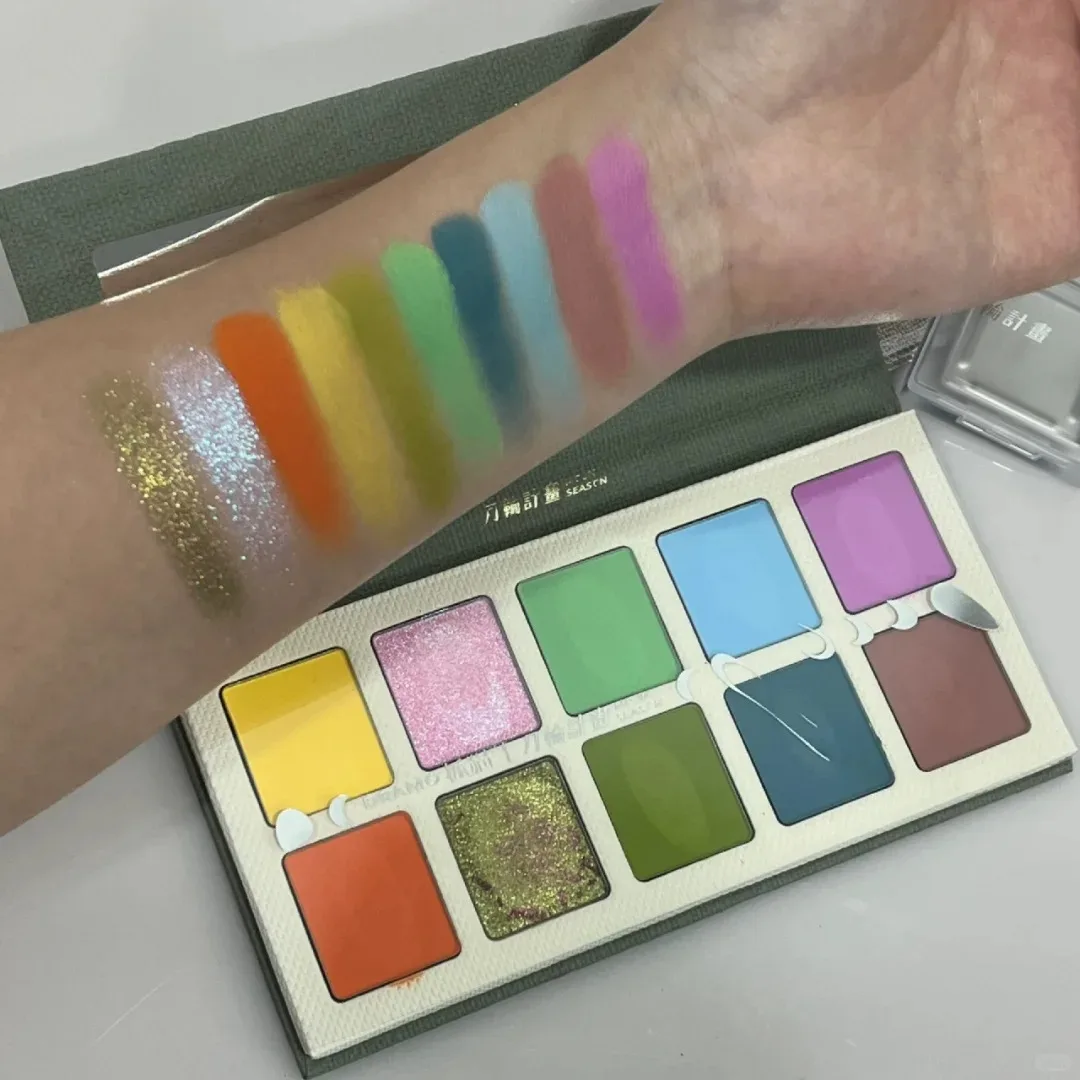 DRAMO Old Mushroom Co-name Y2K 10 ألوان ظلال عيون غير لامعة لامعة الحرباء لوحة ظلال عيون أخضر أصفر مكياج عيون