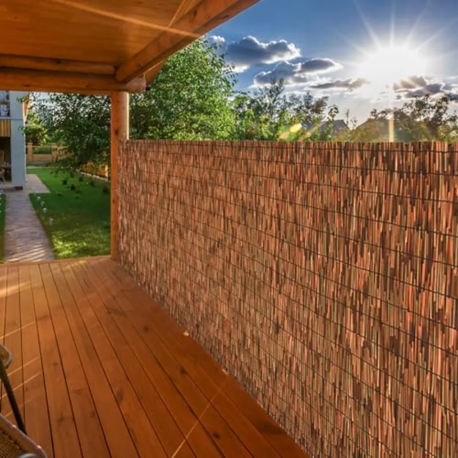 

Рулонный бамбуковый забор из тростника для балконов, садов и улицы, обеспечивающий конфиденциальность, защиту от ветра и солнца, а также как декоративный бордюр.