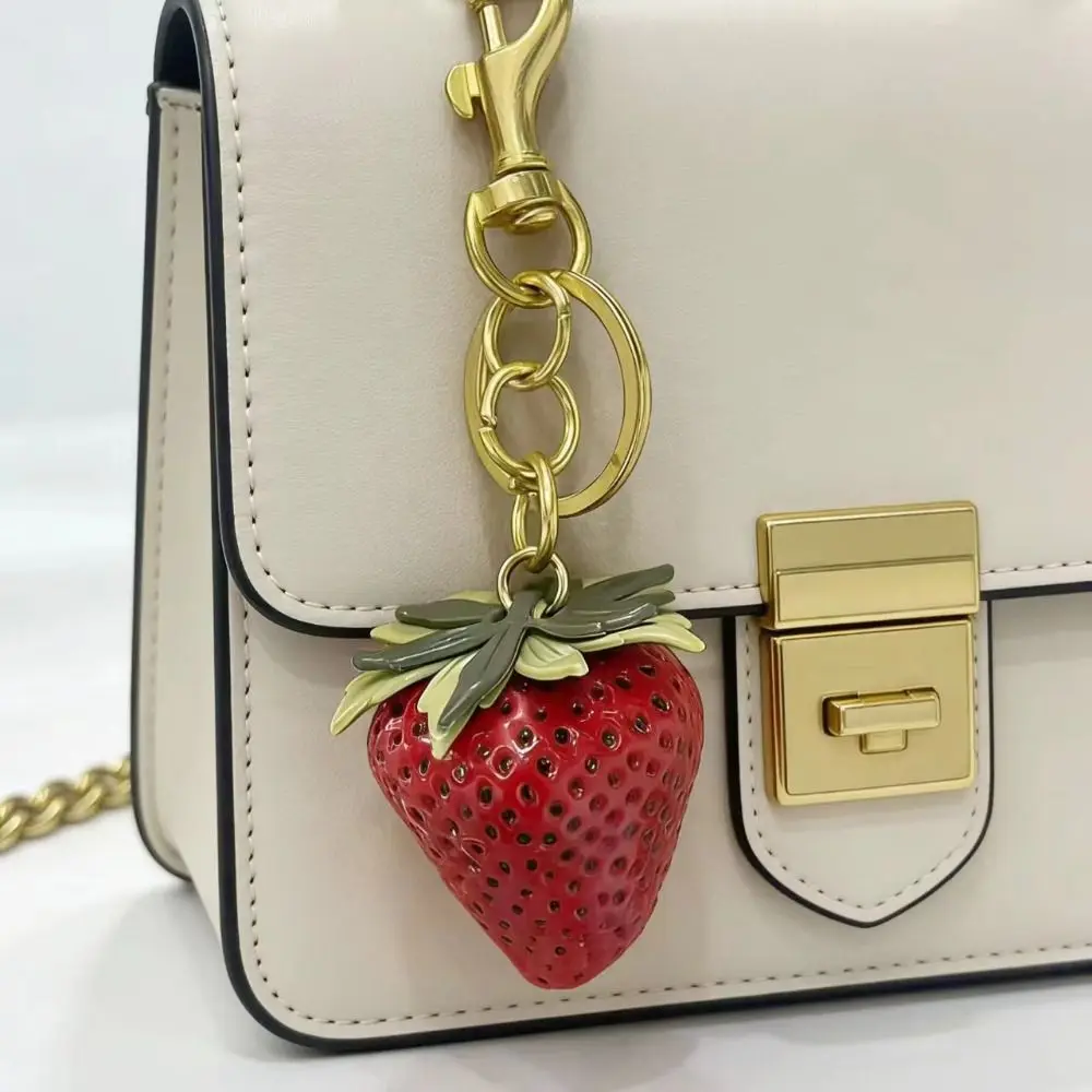 New Cartoon Strawberry Keychain Resin Textured Surface Strawberry Pendant Realistic Fruit Fruit Key Ring Key Organization
