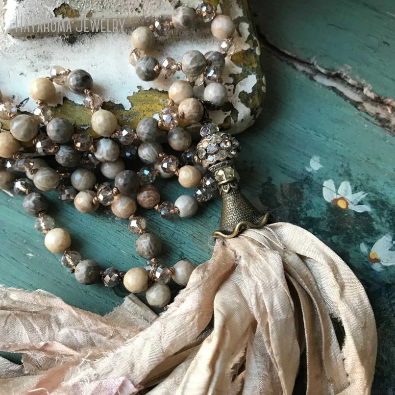 シルクのタッセルネックレス,10個,ロマンチックなサリ,手編み,ニュートラルストーン,ユニークなアクセサリー,魅力的