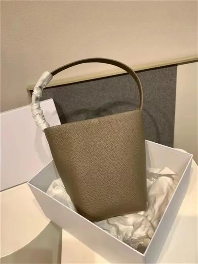 New Soft Genuine Minimalism Bucket Bag Luxury Designer Shoulder Handbag Elegant French Style Lady Large Capacity Tote Bag