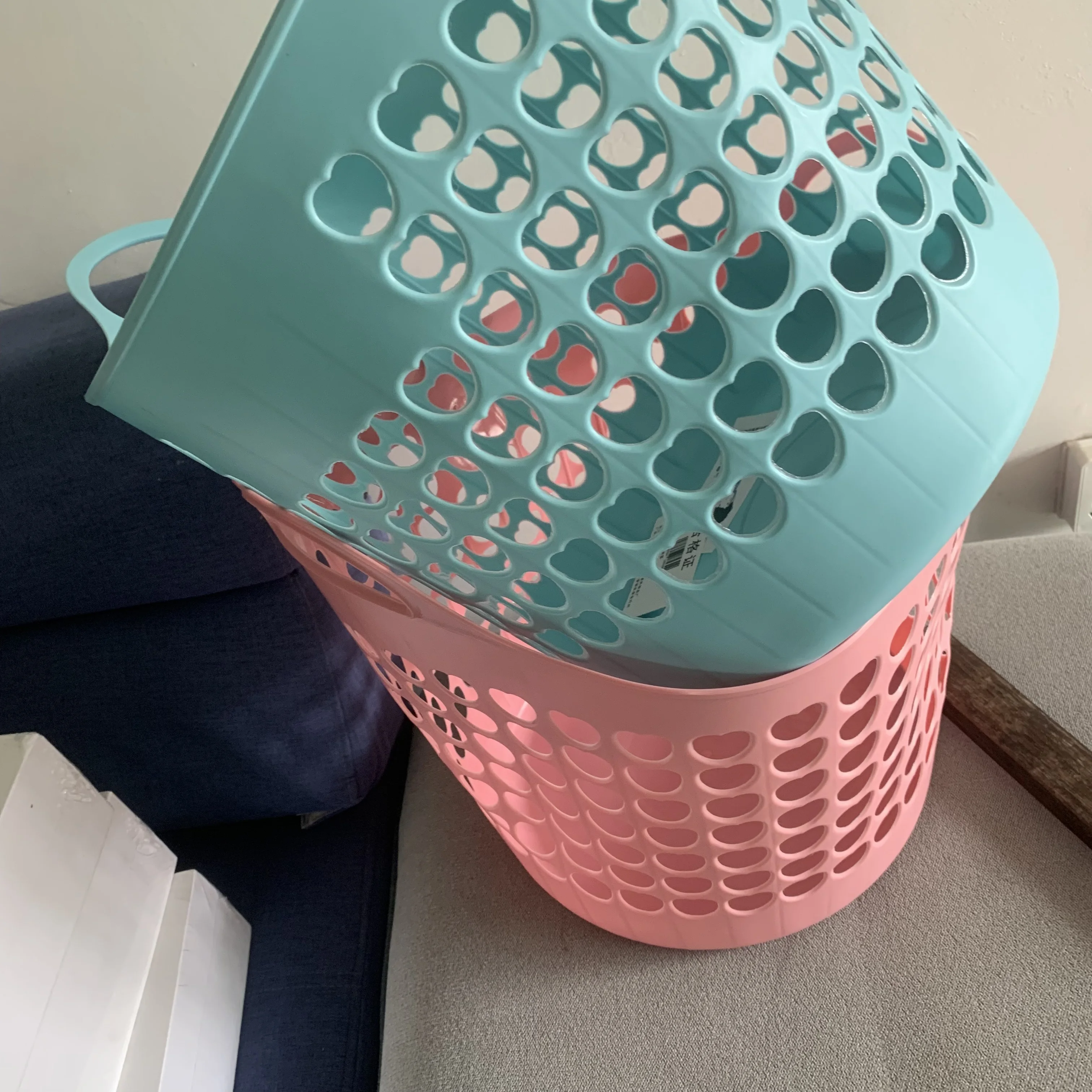 Cesta de almacenamiento de plástico para el hogar, cesta azul para ropa, cesta rosa para la colada, juguetes recibidos, cesta para la colada, 1 ud.