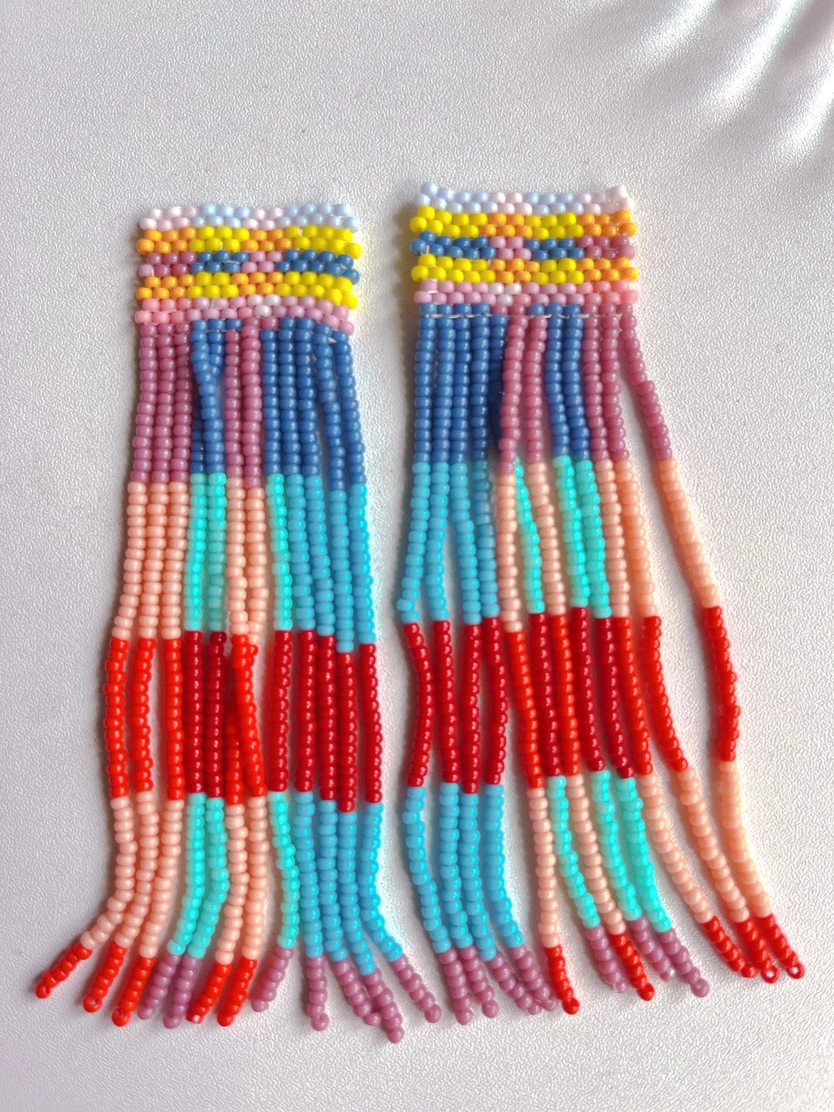 

Серьги из рисовых бусин, кисточка, геометрический дизайн, градиент цвета, ручное вязание, богемный сплав, модные простые серьги из бисера