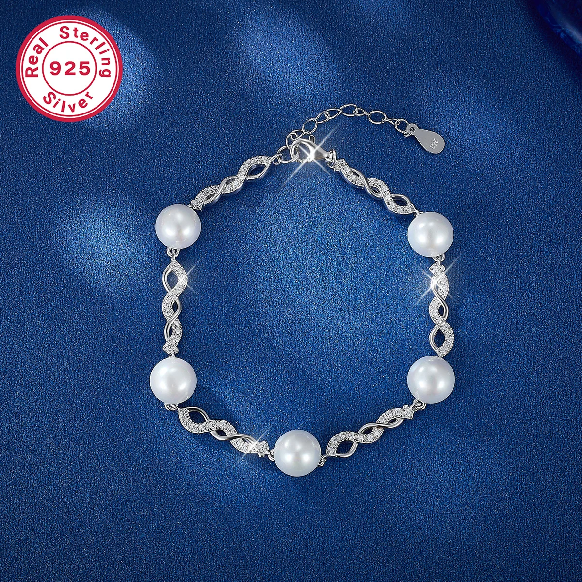 

A s925 sterling silver elegant romantic pearl inlaid zircon bracelet, suitable for the girl's wife mother holiday gift