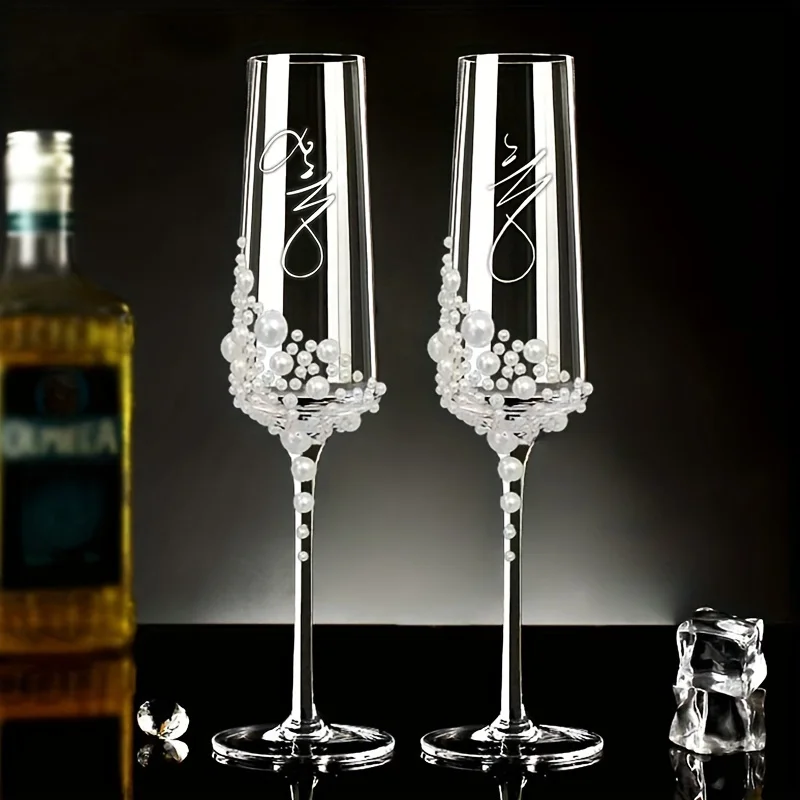 2pcs Elegant Pearl Crystal Champagne Glasses with Cursive Script Design，Handcrafted Clear Glassware for Weddings