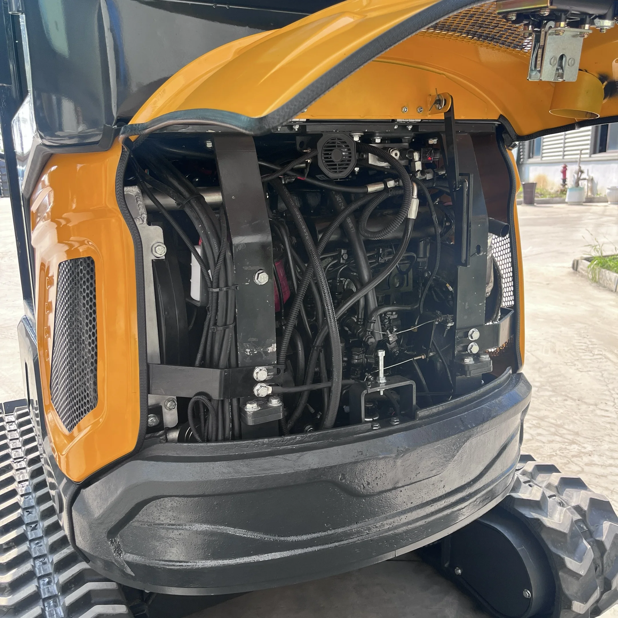 Семейный фермерский мини-экскаватор Ce EPA Engine Гусеничный мини-экскаватор 1,8 т Реальная цена на продажу