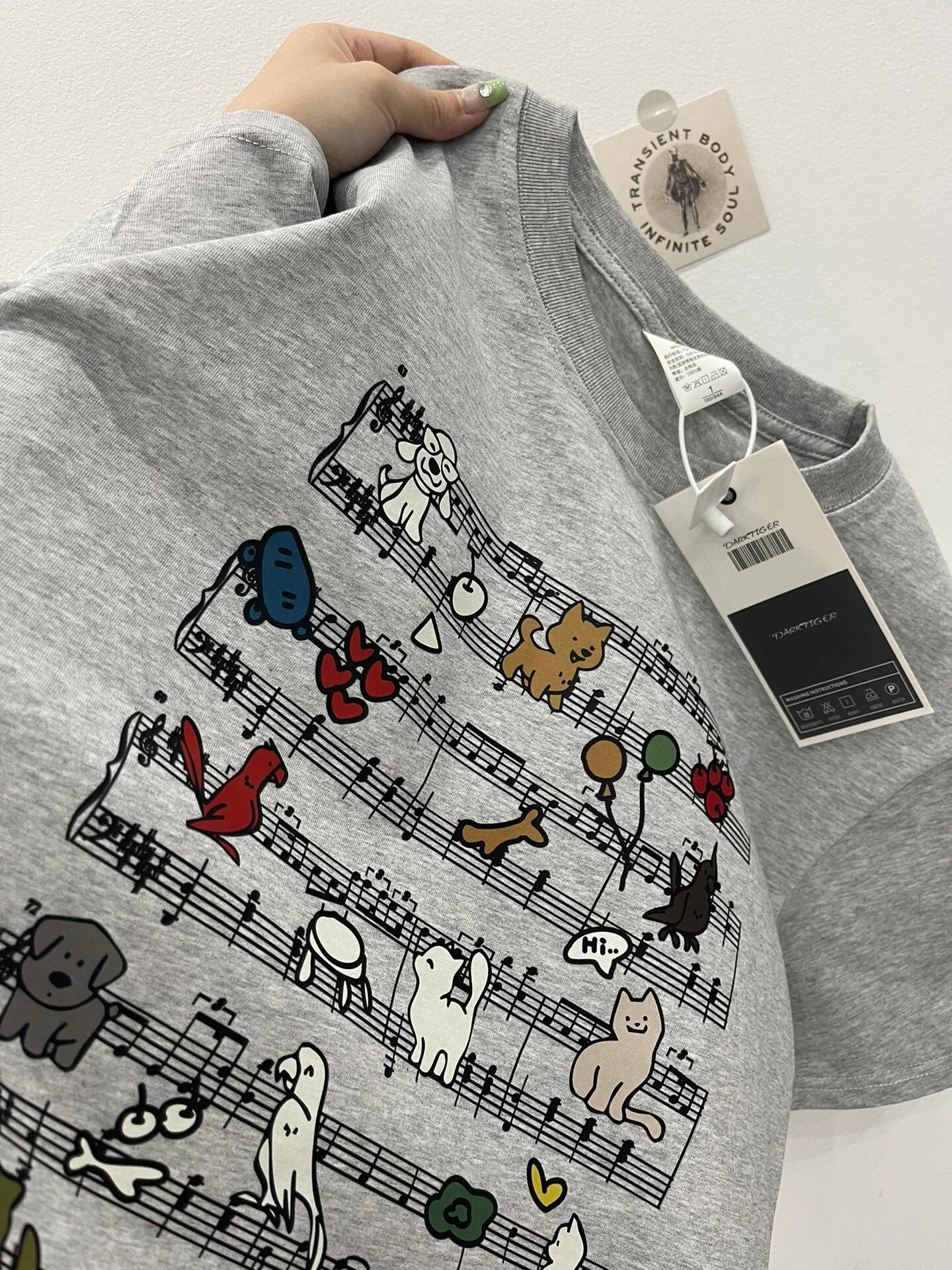 

Retro American Cute Dog eet Music Print ort Sve Women's T-irt Summer Pure Cotton Loose Korean Sle Lazy Top