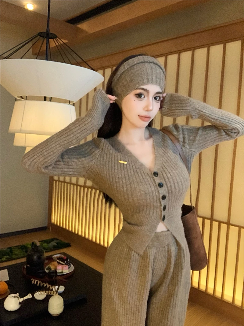 

Autumn New Chic Solid Color Knitwear Set Slim Fit V-neck Long Sleeve Top Wide Leg Casual Pants Two Piece Sets Women Outfits