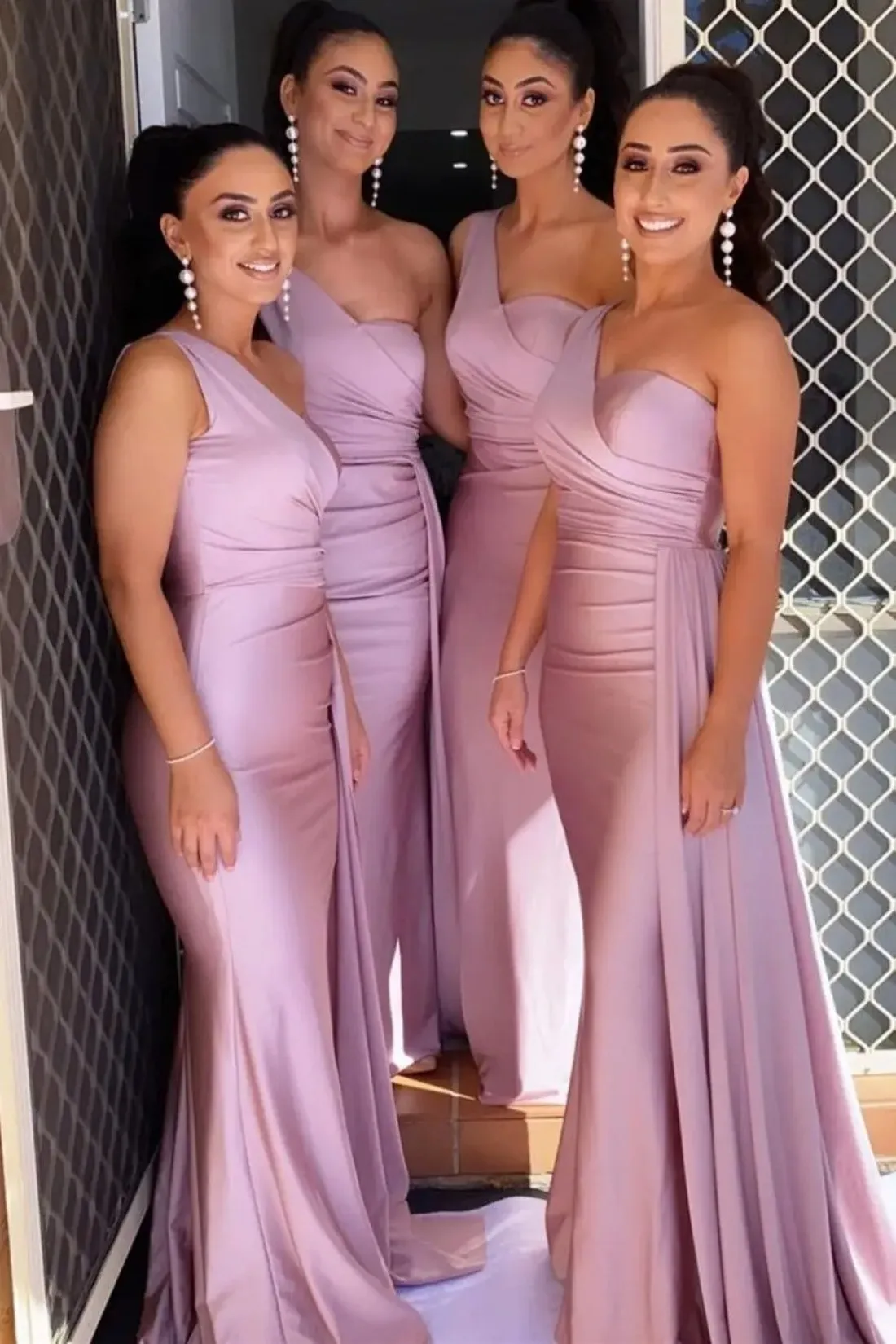 

Purple One Shoulder Bridesmaid Dresses 2025 Mermaid Wedding Party Dress For Women Guest Sweep Train Ruched Prom Dress Customized