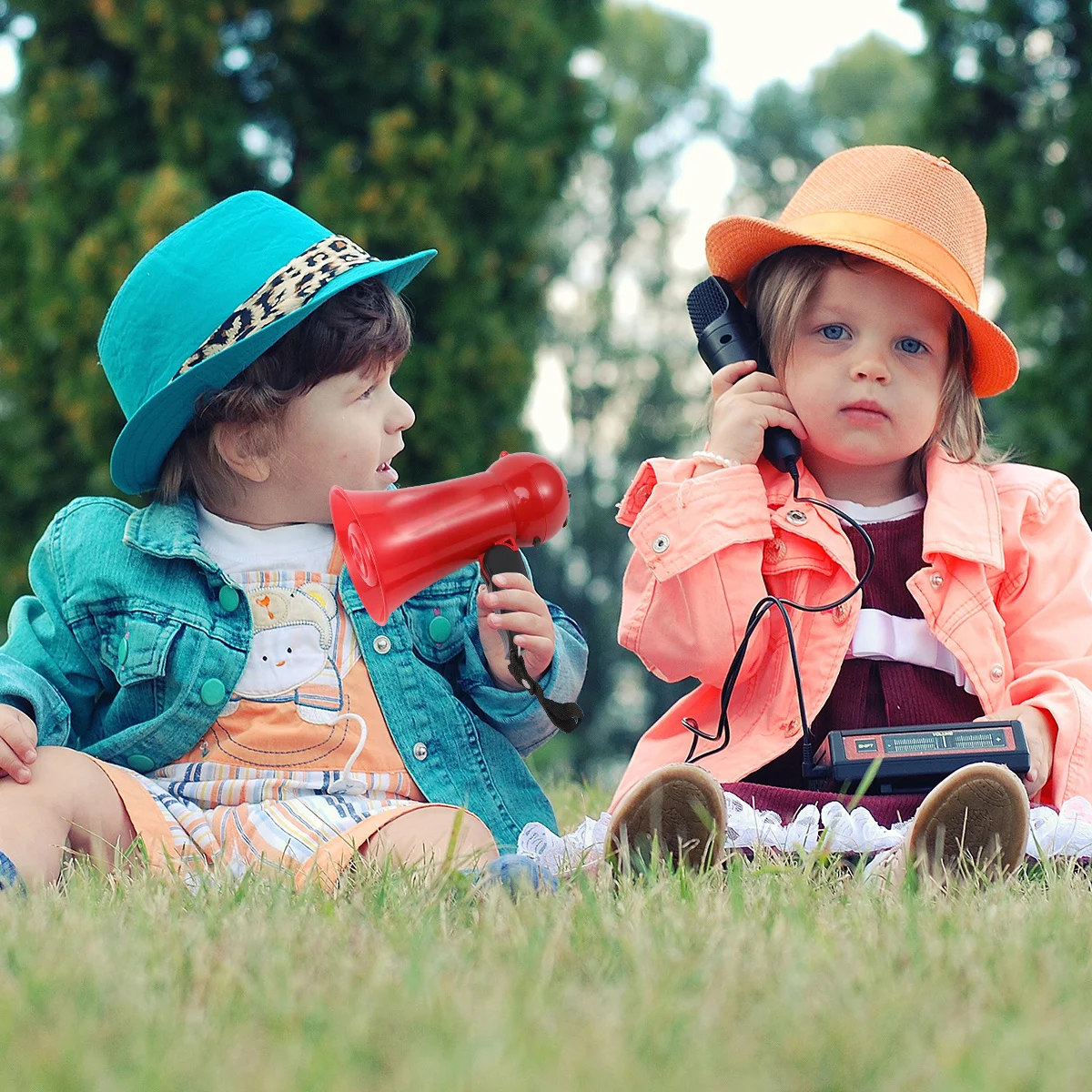مكبر صوت الشرطة للأطفال مع صفارة الإنذار للأطفال، مكبر صوت للتحكم في مستوى الصوت، مقبض قابل للطي، أداة طوارئ للعب الأدوار