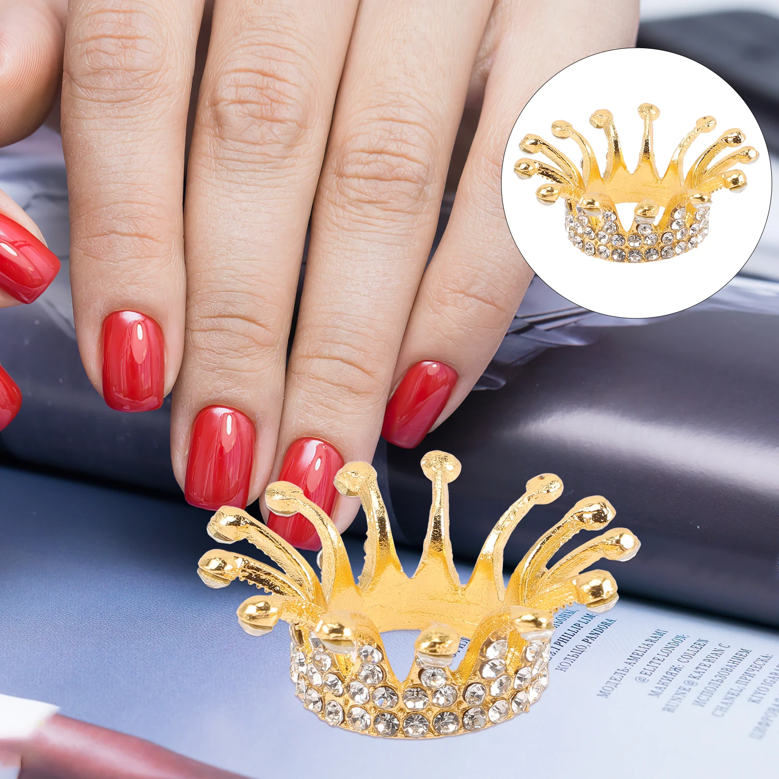 

2Pcs Retro Crown Design Nail Brush Holder Easy Clean Use Manicure Pen Bracket Salon Tool Elegant Display Stand