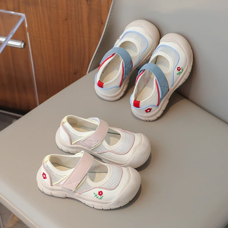 Zapatos Deportivos versátiles para niños y niñas, zapatillas con bordado de flores, con gancho y bucle, a la moda, para verano, novedad de 2024