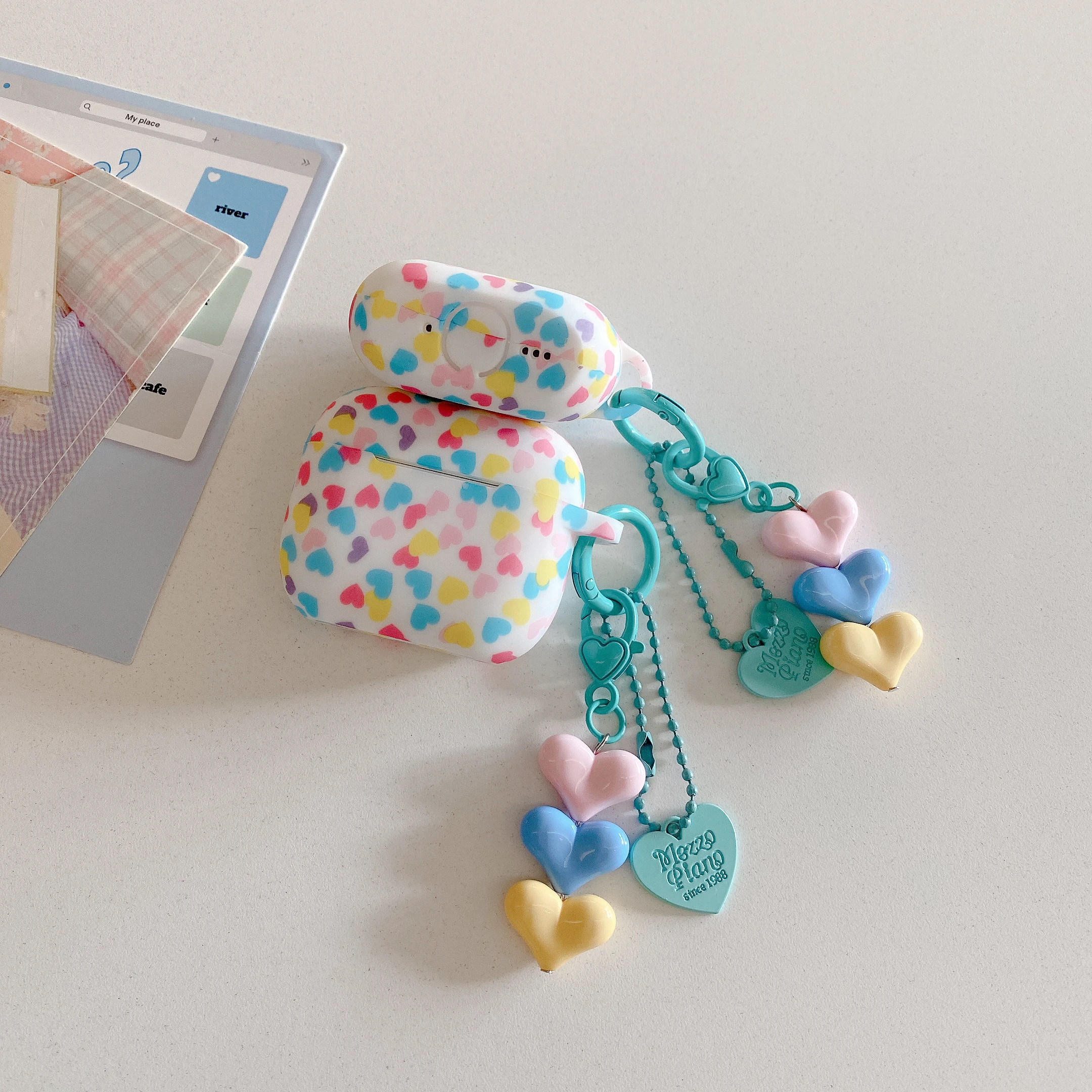 Custodia per Airpods 4 Cuori colorati stampati in silicone per Airpods Pro 2 3 Accessori per auricolari Guscio morbido con spina pendente Funda