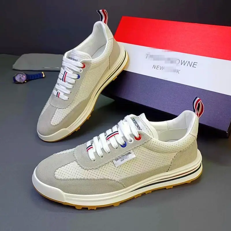 2024 Scarpe da golf autunnali e invernali Scarpe sportive antiscivolo leggere e traspiranti da uomo Scarpe da allenamento per golf da prato all'aperto