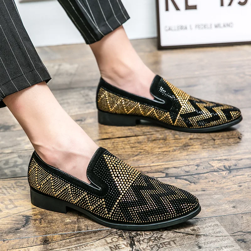 New Rhinestone Pointed Toe Flat Heels Men Wedding Dress Prom Homecoming Shoes Business Hairstylist Gentleman Small Black Shoes