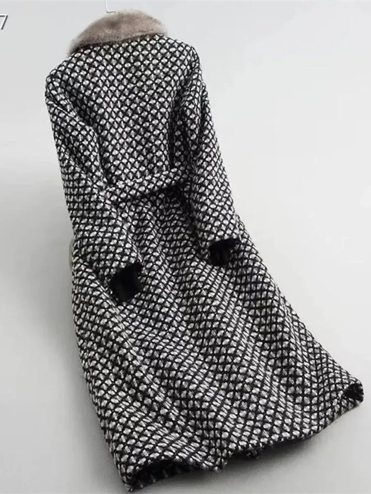 Abrigo de lana con cuello de piel de visón para mujer, Tweed a cuadros de alta calidad con relleno de terciopelo, cálido, manga larga, novedad de invierno de 2024