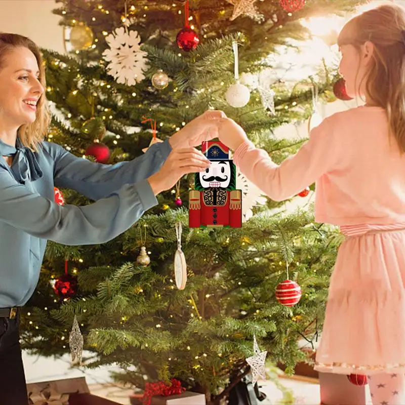 Ciondolo schiaccianoci in legno Soldato schiaccianoci in legno Albero di Natale Decorazioni da appendere Accessori per albero di Natale per la casa