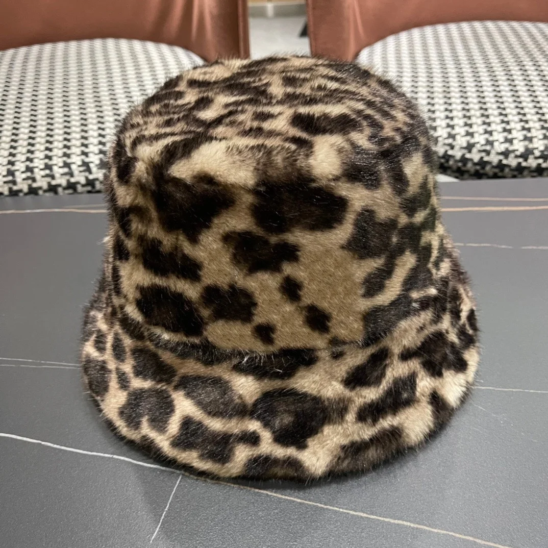 

Trendy C Series Leopard Print Delicate Texture Hat Comfortable Fluffy Strong Catching Wear When Going Out Versatile Loved