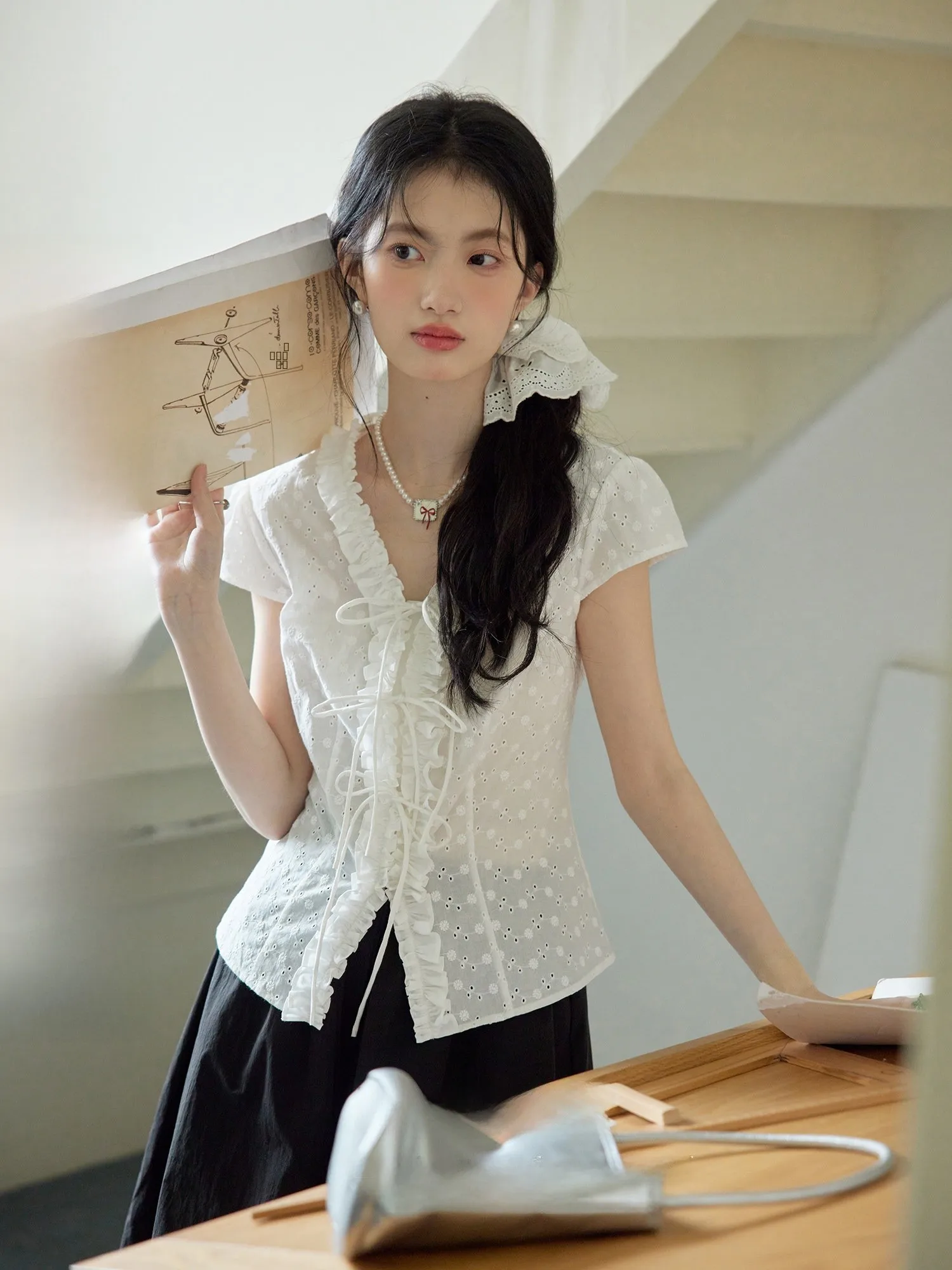 

ORWhite Винтажная вышитая женская летняя блузка с V-образным вырезом, поясом-завязкой и деревянной застежкой, белая, с коротким рукавом, тонкая, повседневная, хлопковая