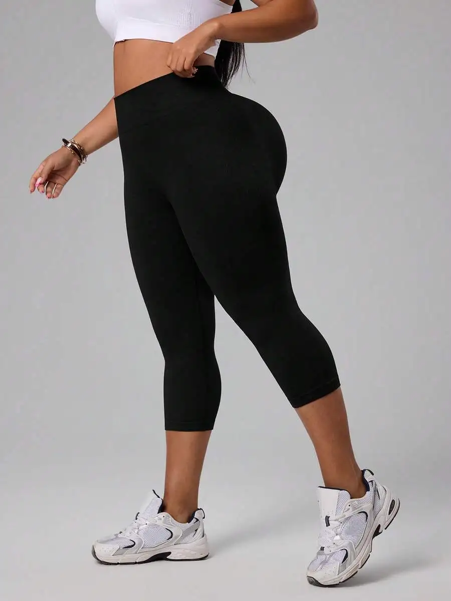 Easithlete Women's Seamless Plus Size Outdoor Fitness Workout Running Capri Leggings