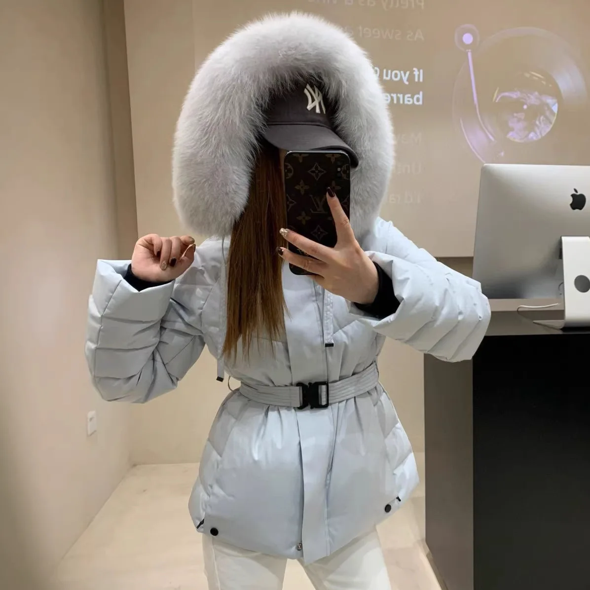2026 Winter Women's Down Jacket Commuting Slim Fit Fox Fur Collar Jacket