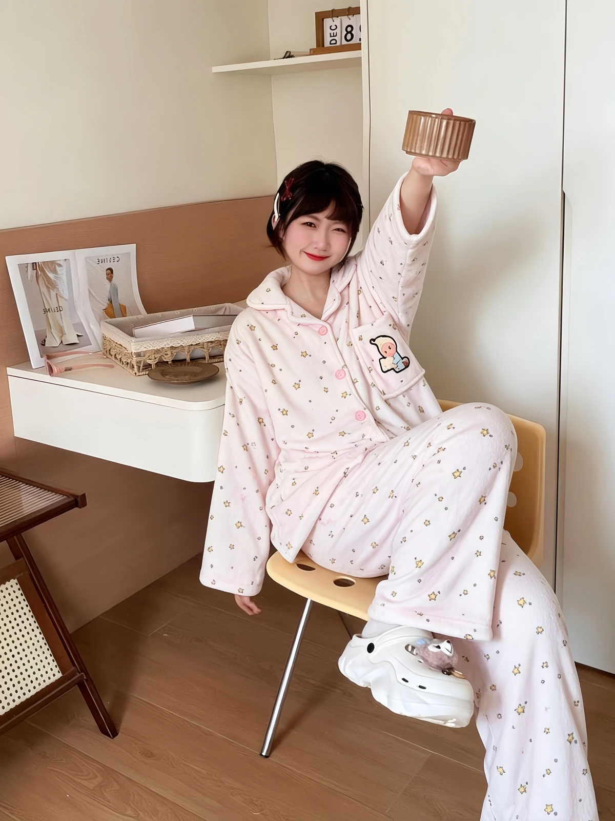 sweet-cute-star-man-sleepwear-women's-winter-coral-fleece-lined-thickened-pink-new-home-clothes-soft-long-sleeve-button-up