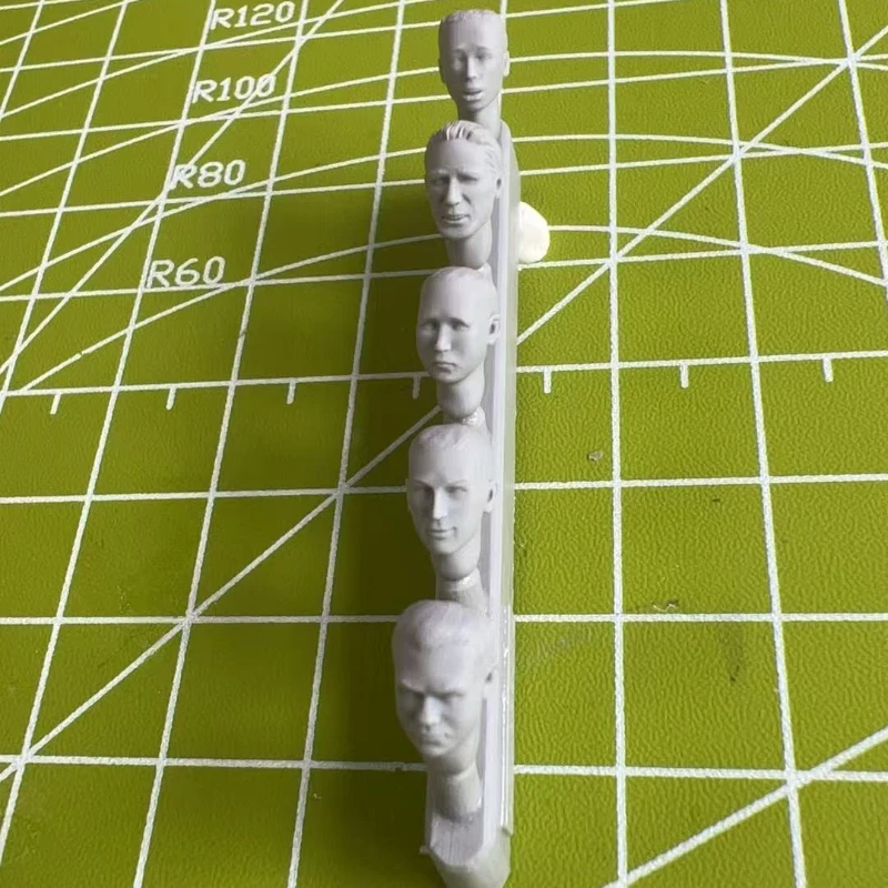1:35 Kit di montaggio modello in resina pressofusa Modifica sostituzione modello testa carattere Non verniciato 356079