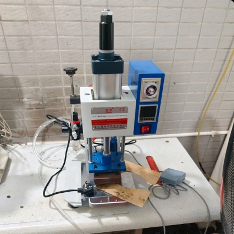 

Mini Pneumatic Hot Foil Bronzing Machine Automatic Leather Logo Embossing Stamping Machine