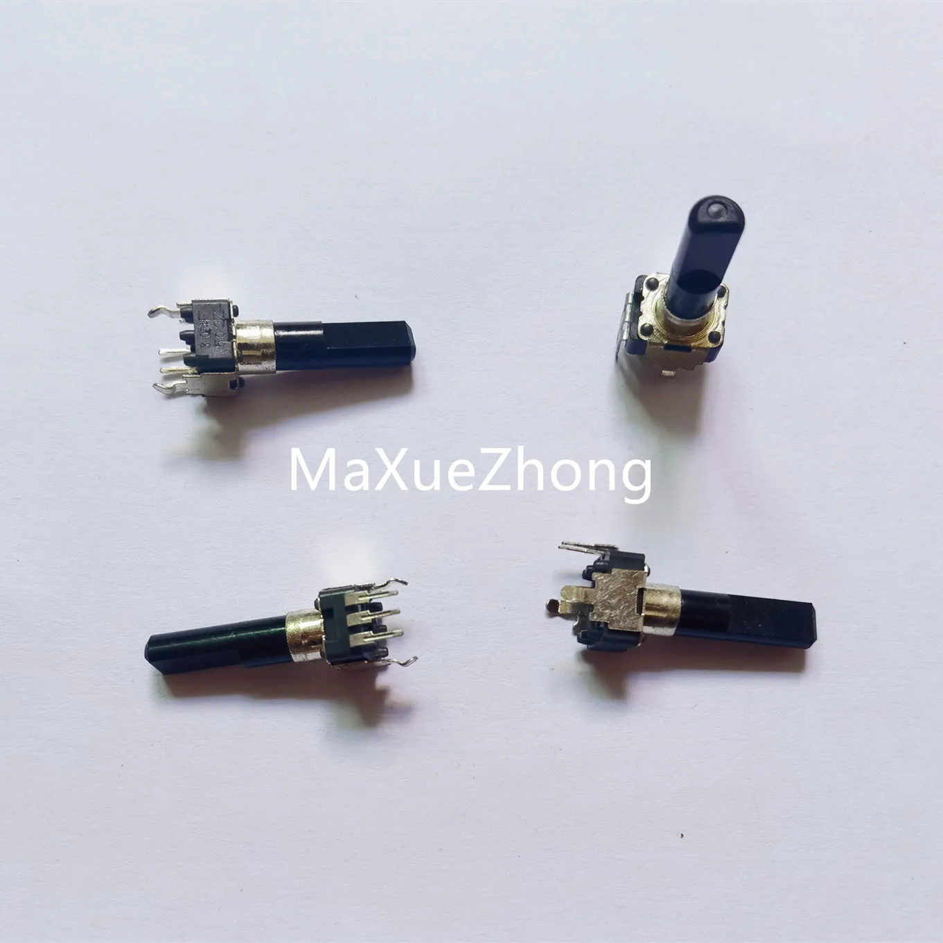 

Original new 100% 09 Type vertical single potentiometer 502Z 5KZ handle length 23MMF (SWITCH)