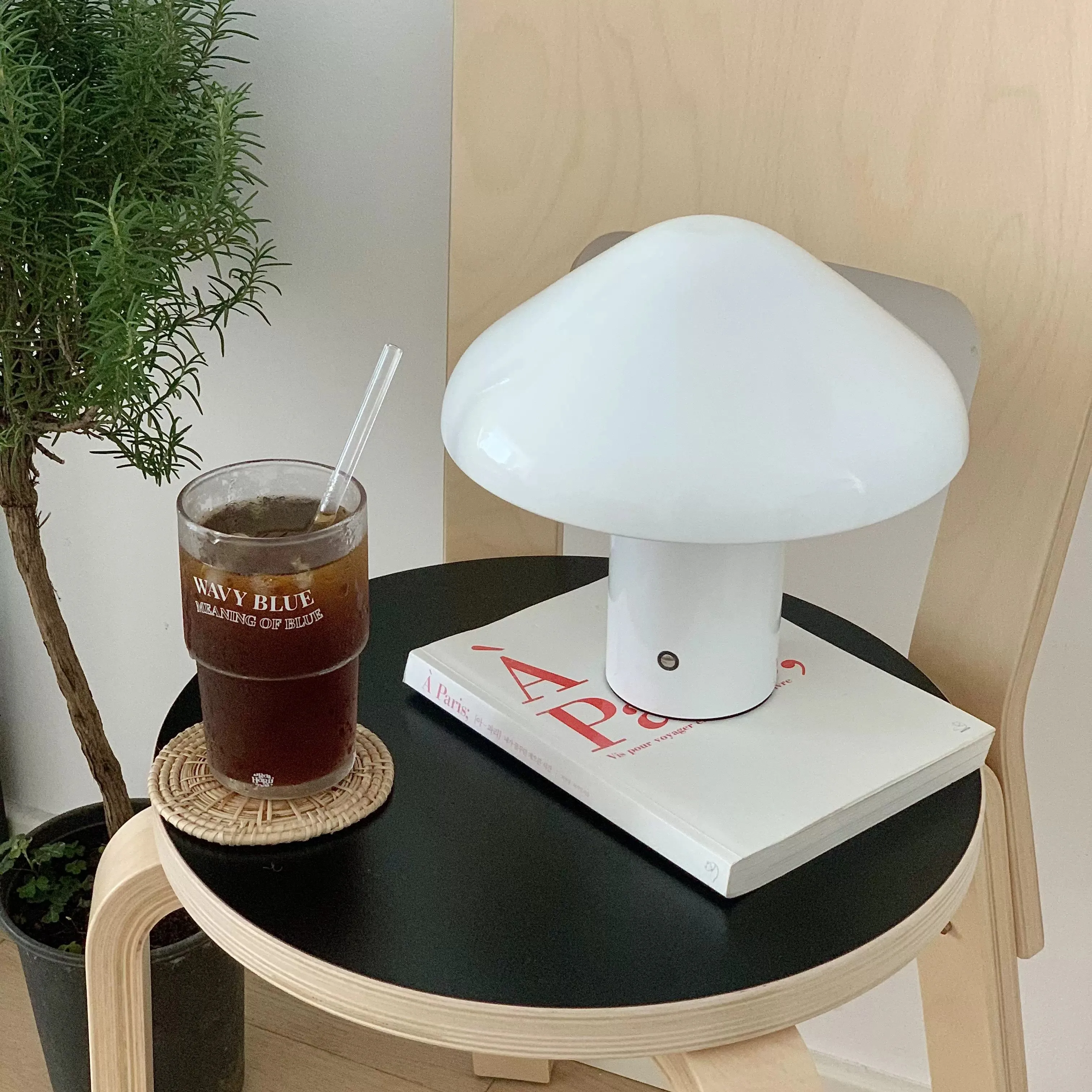 Mushroom Lamp Nordic Danish bedside lamp, antique designer style, decorative table lamp with creative design, suitable home use.