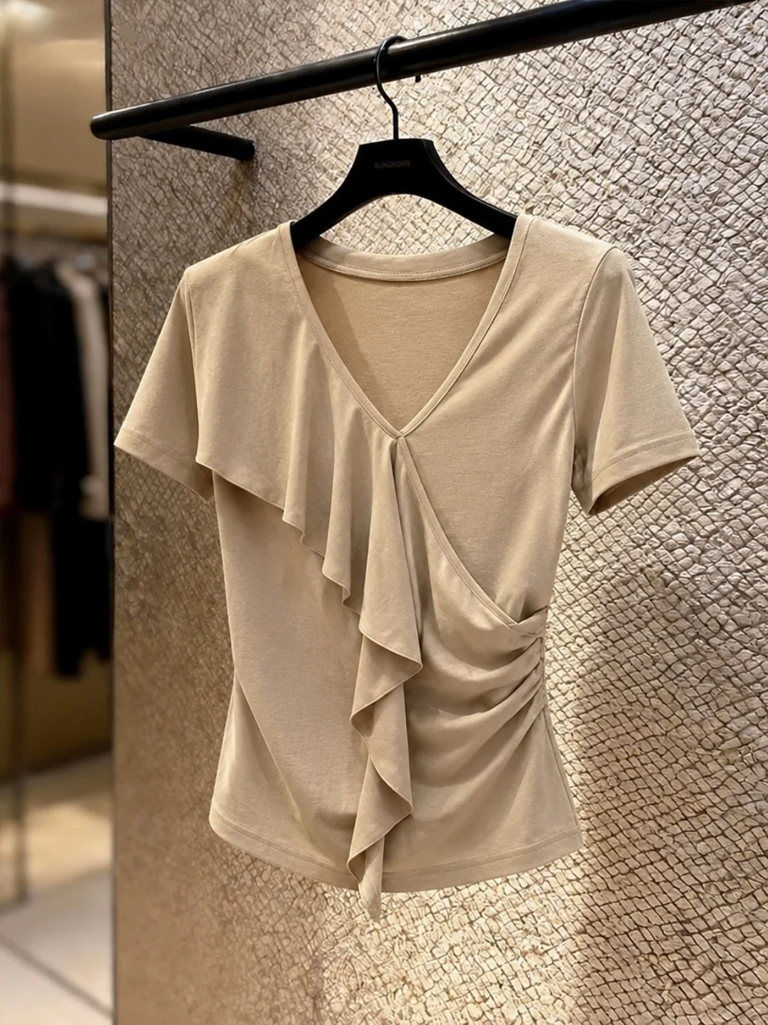 

Korean Style Commute Fashion V-Neck T-Shirt Design Sensation Summer Waist-Cinching Color Short Sleeve Women's Top