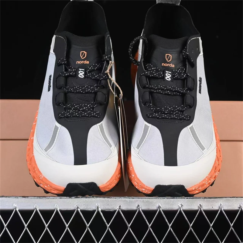 

BootsCushioned racing sports shoes, upgraded midsole, foot protection for racing