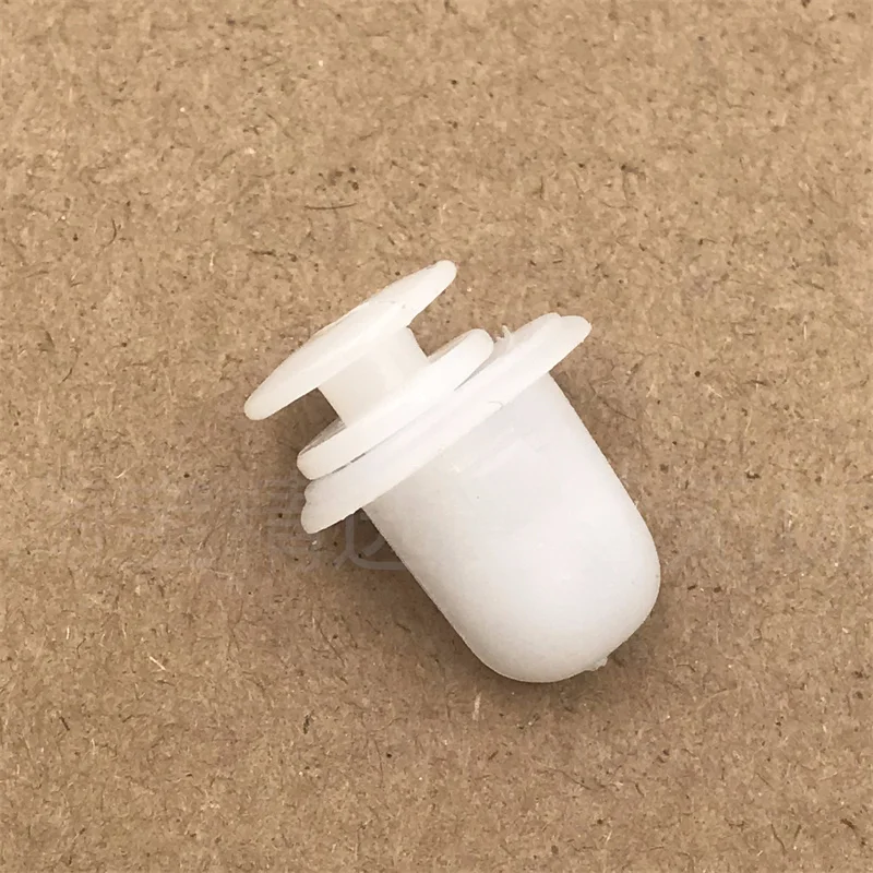 

For Nissan PATROL Y61 Base Wheel Arch Clip Seat 10pcs