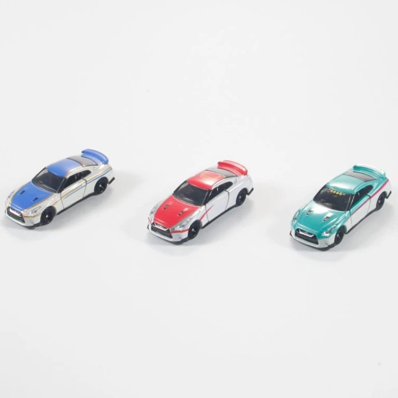 TAKARA TOMY Tomica Nissan GTR Shinkansen coches de aleación de robótica metamórfica, vehículo de Motor de juguete, modelo de Metal fundido a presión, regalo para niños