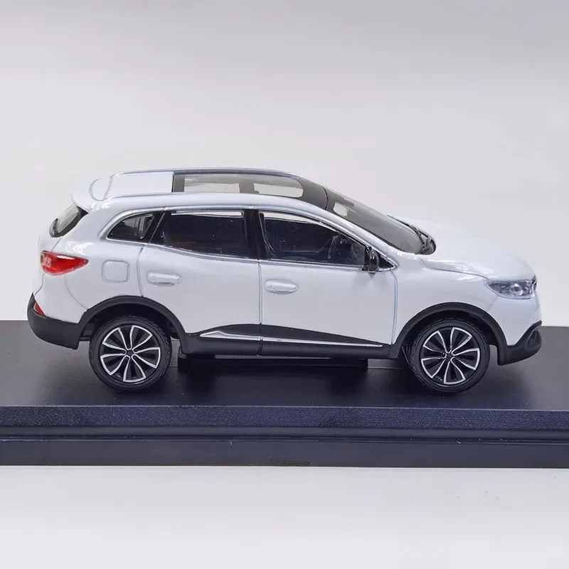 Diecast 1:43 Scale KADJAR SUV Alloy Car Model Metal Collection Souvenir Ornaments Display Vehicle Toys Gift Decoration