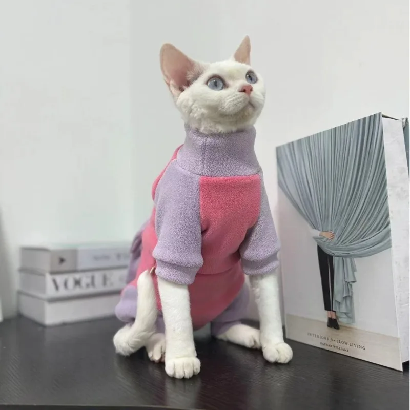 

Autumn and Winter Cat Clothes with Shoulder Straps, Two-tone Four-legged Tops, and A Pocket Design on The Back for Cat Pets