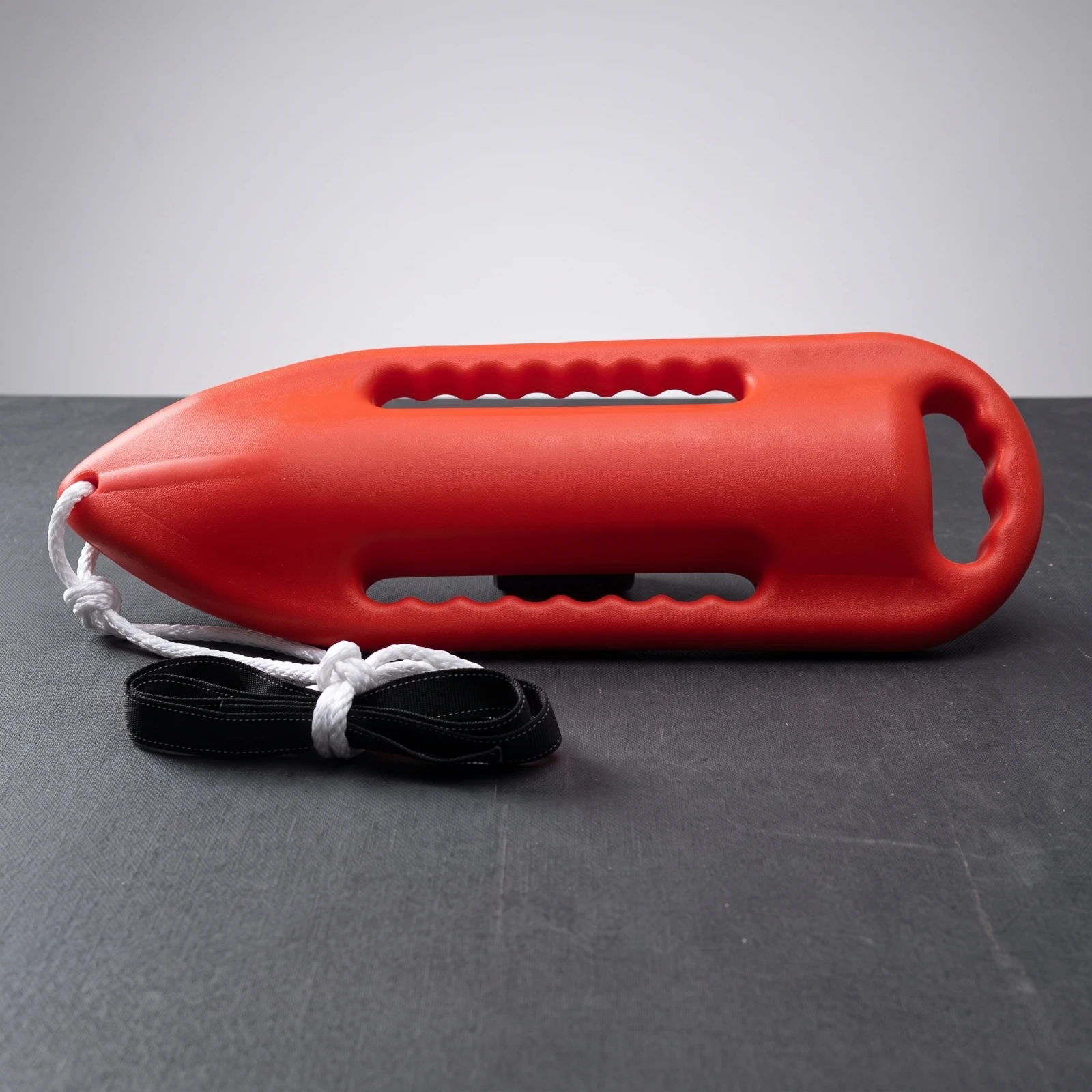 Torpedo Buoy Sturdy Rescue Buoy with Rope Resistant Adjustable for Lifeguards, Beaches, Swimming Pools