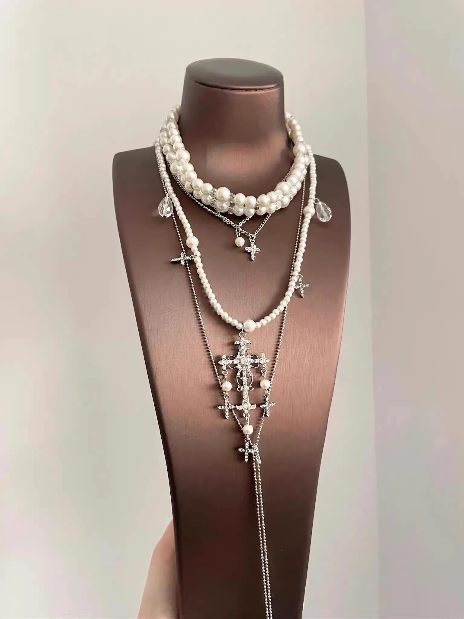 Fashionable charm multi-layered pearl cross pendant collar chain, Valentine's Day necklace, for travel, socializing, jewelry