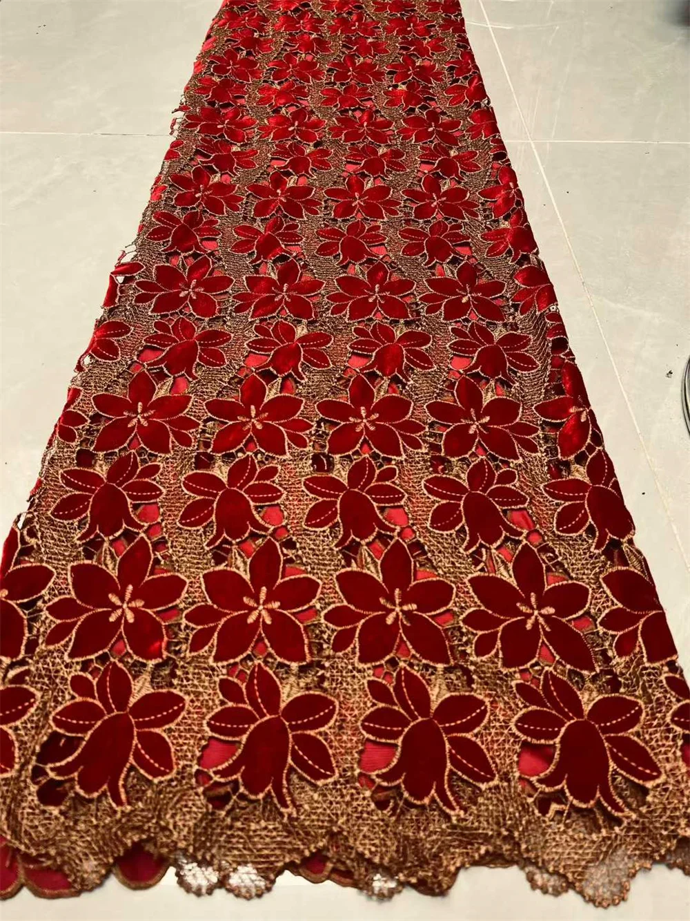 

5 Yard Nigerian Flocking Velvet Sequins Lace Fabric flannelette 2025 African Heavy Beaded And Pearls For Woman Party Dresses