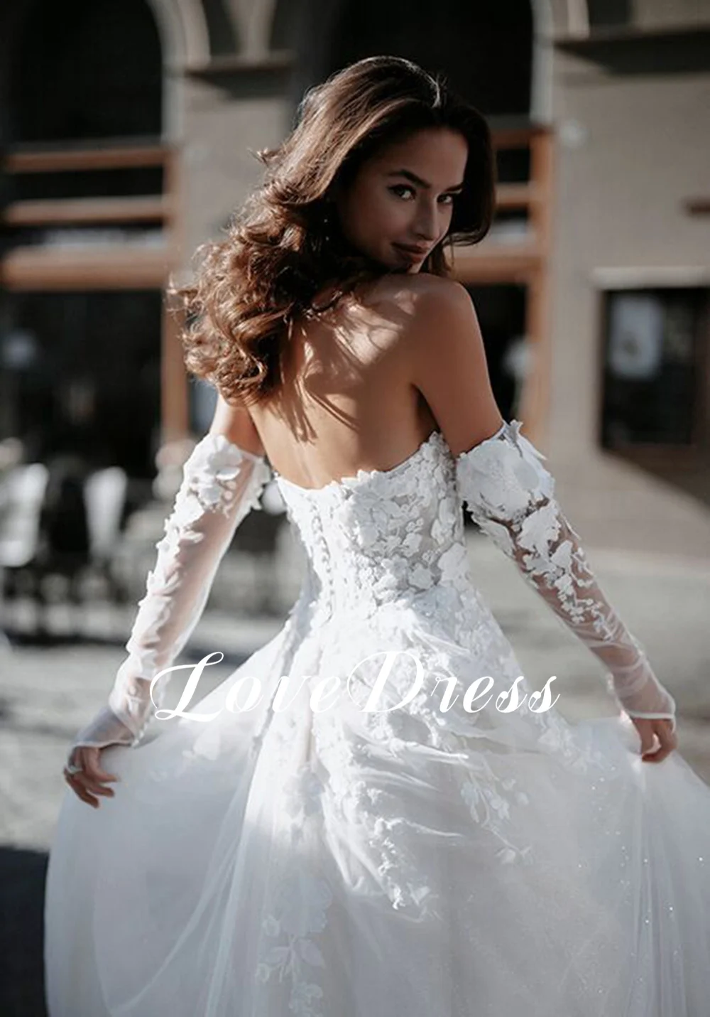 LoveDress Detachable Sleeves Sweetheart Wedding Dress Side Split Lace Appliques Beach A-Line Bride Gown Backless Button Train