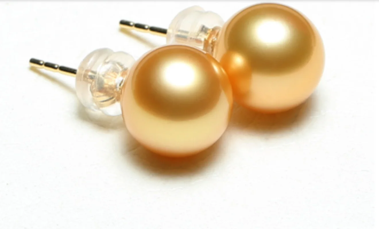 Gorgeous Pair of 10-11mm South Sea Round Gold Pearl Earring 18k