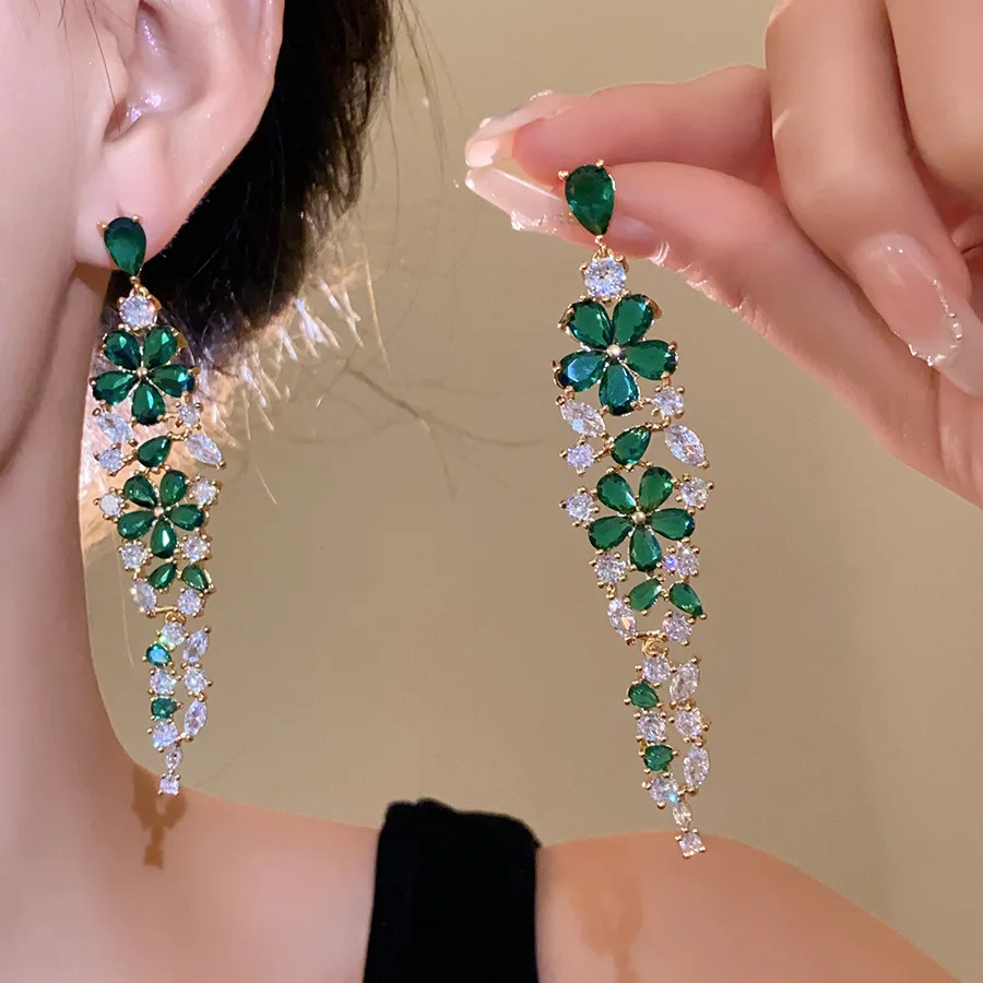 

NISHIZAWA Zircon Flower Tassel Earrings for Women Retro Palace Style Earrings Design Niche