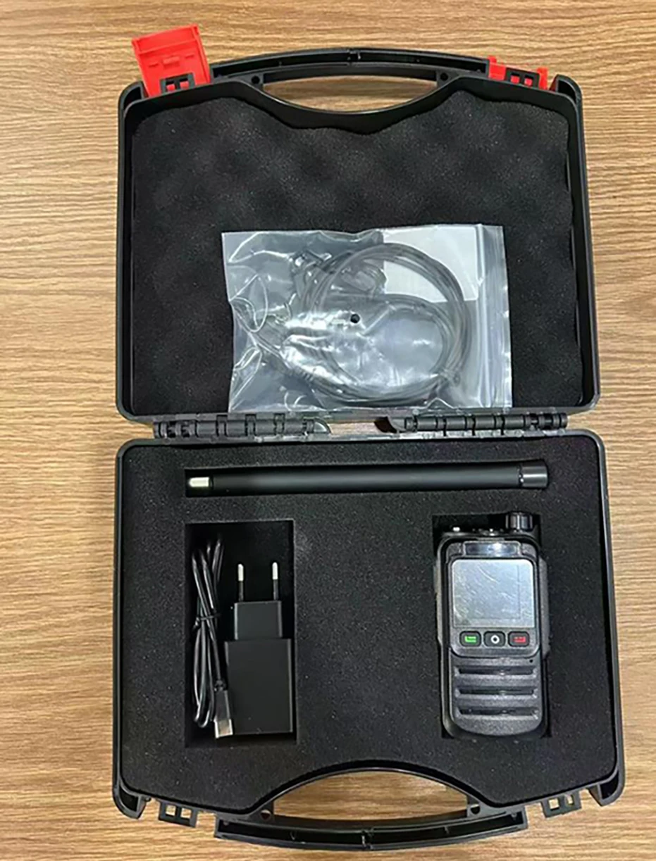 

Detect 30MHz-6.4GHZ Frequency Drone Detector Support Russian English Handheld Drone Alarms 3km-5km Detection Distance Warning