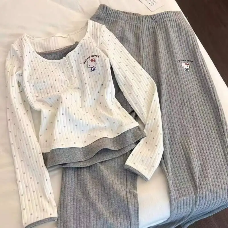 

Женская осенняя повседневная верхняя одежда Hello Kitty, домашний комплект Sanrio, стильный корейский стиль, искусственная одежда для сна из двух предметов, нагрудный коврик из двух предметов