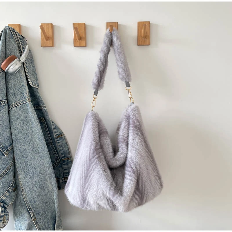 Weiche Kunstfell-Umhängetasche, Flauschige Plüsch-Handtasche für Damen, Warme Wintertasche für den Alltag, Große Kapazität, Leichtgewicht – Detail 12