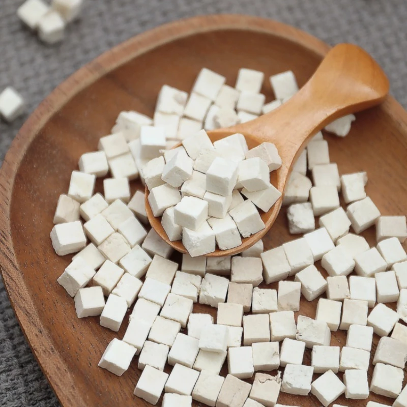 Poria cocos material medicinal chino pequeños cubos blancos de poria cocos