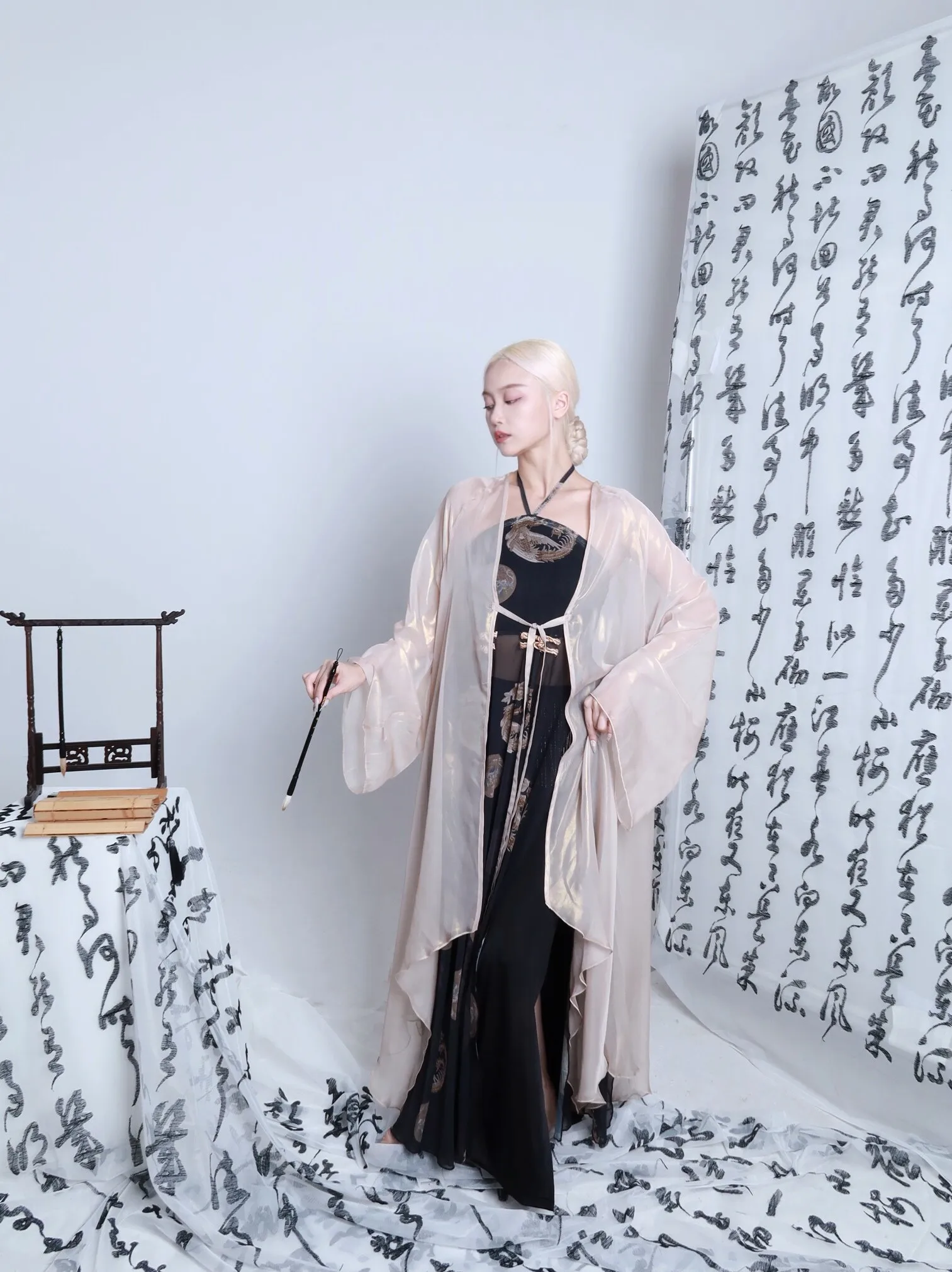 

Rour Nude Color iny Svel Dr Ne Hanging Strap Dr Women's Hanfu Skirt f-length Glowing Gown