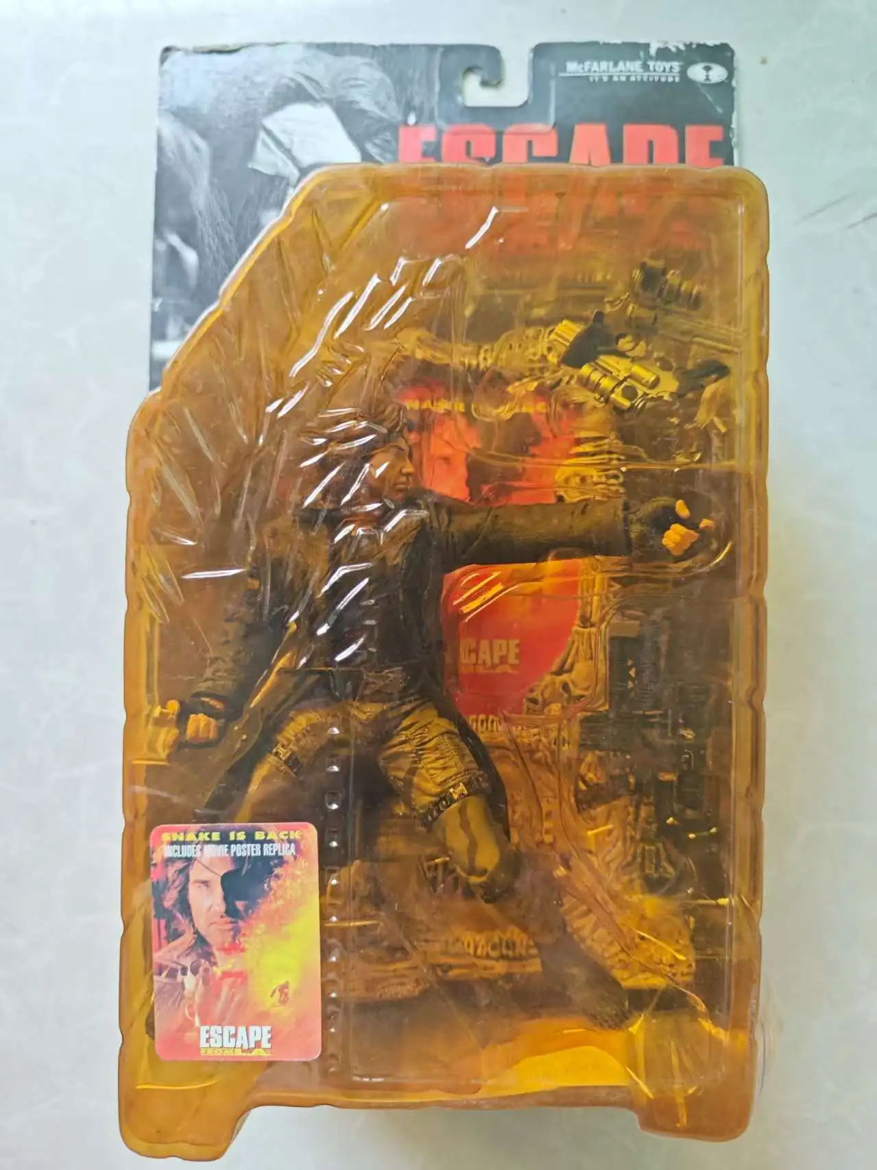 

McFarlane Movie Maniacs Escape From LA SNAKE PLISSKEN (Kurt Russell) Figure Doll model The box is yellow